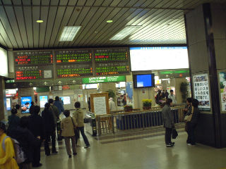 JR Chiba Station / East Wicket